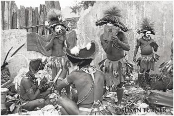 Huli Wigmen Getting Ready to Perform